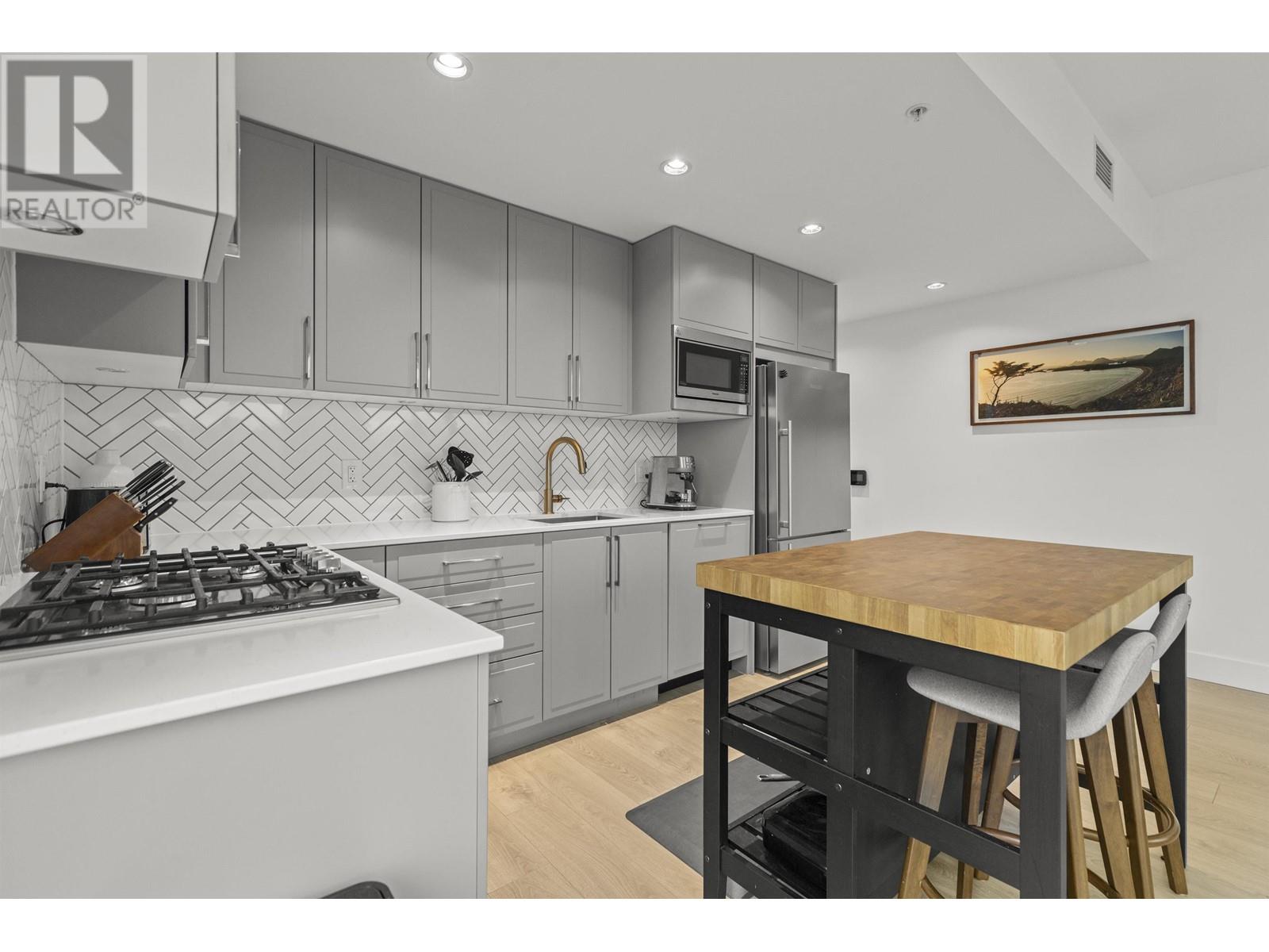 Listing Picture 14 of 33 : 601 2435 KINGSWAY, Vancouver / 溫哥華 - 魯藝地產 Yvonne Lu Group - MLS Medallion Club Member