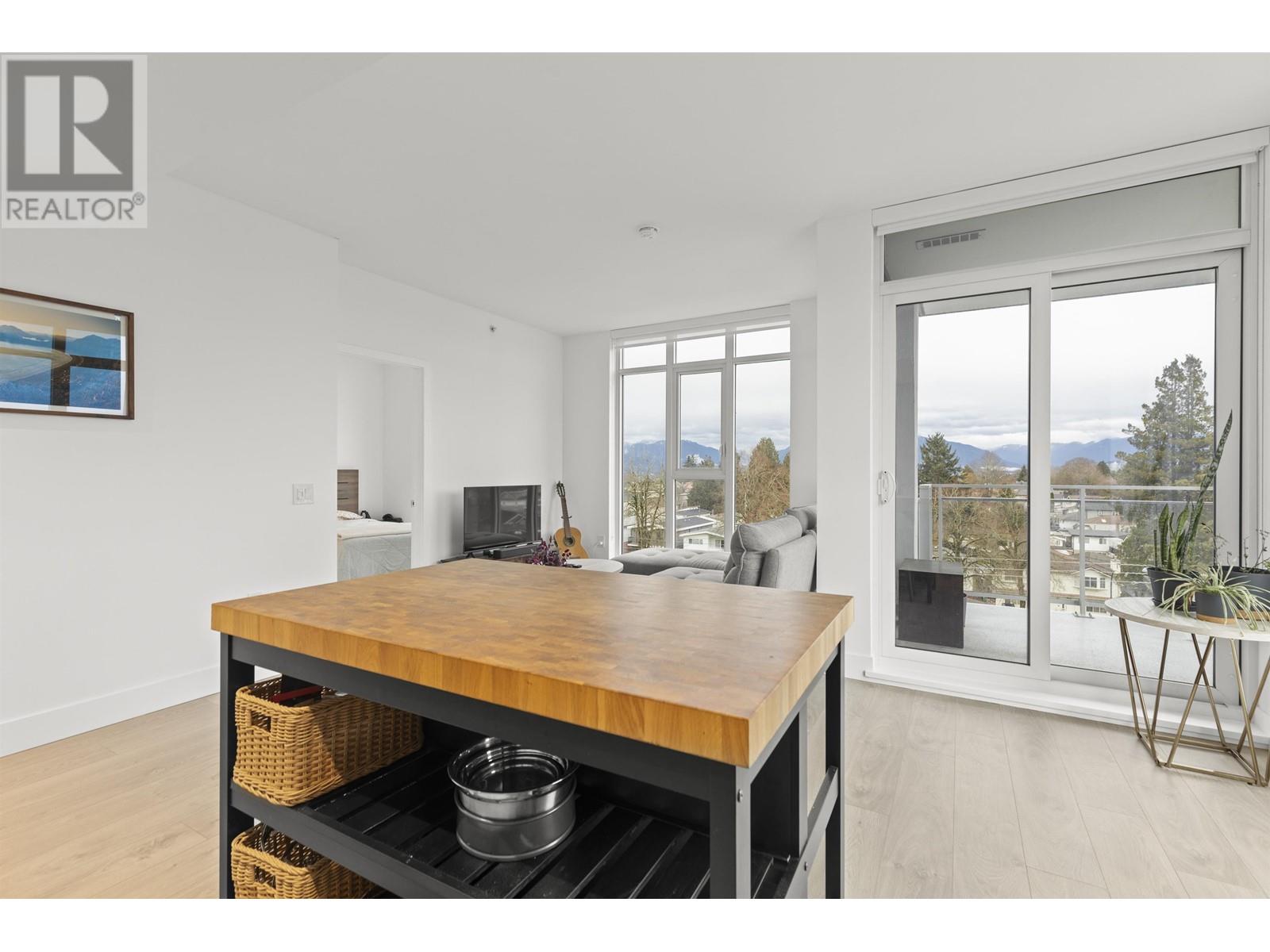 Listing Picture 15 of 33 : 601 2435 KINGSWAY, Vancouver / 溫哥華 - 魯藝地產 Yvonne Lu Group - MLS Medallion Club Member