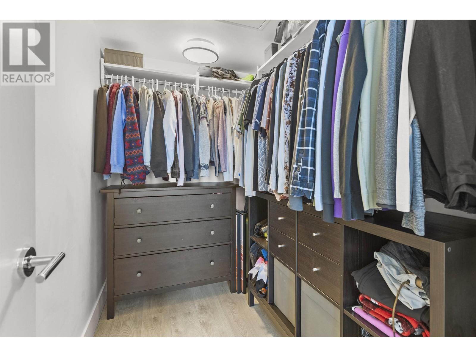 Listing Picture 26 of 33 : 601 2435 KINGSWAY, Vancouver / 溫哥華 - 魯藝地產 Yvonne Lu Group - MLS Medallion Club Member