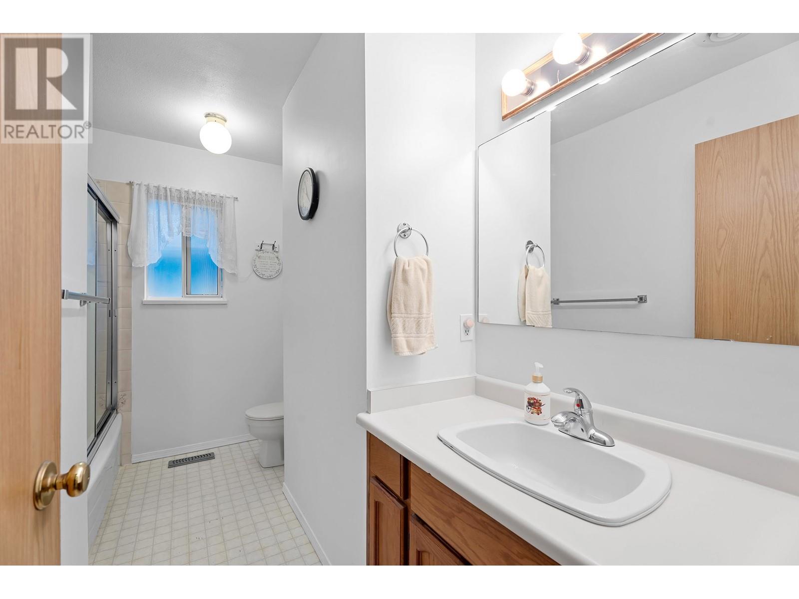 7489 18th Avenue, Burnaby, British Columbia  V3N 1H8 - Photo 22 - R2952690