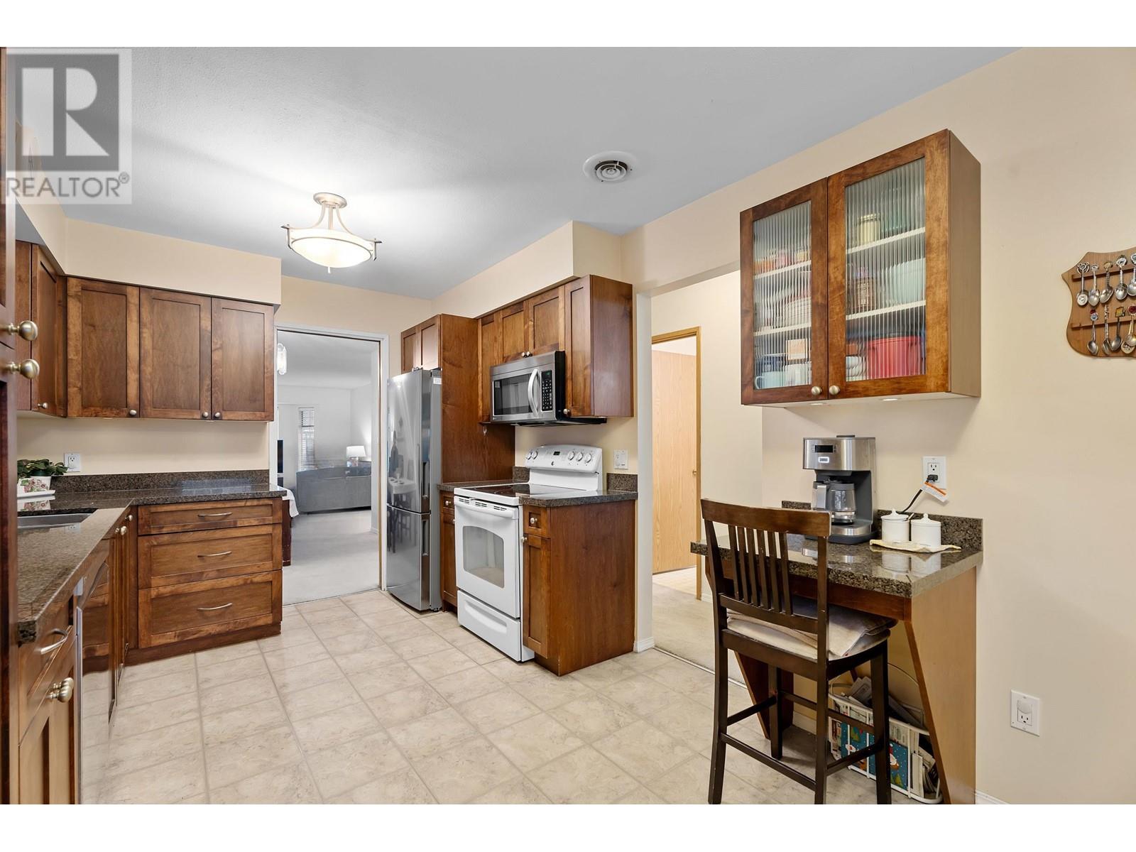 7489 18th Avenue, Burnaby, British Columbia  V3N 1H8 - Photo 5 - R2952690