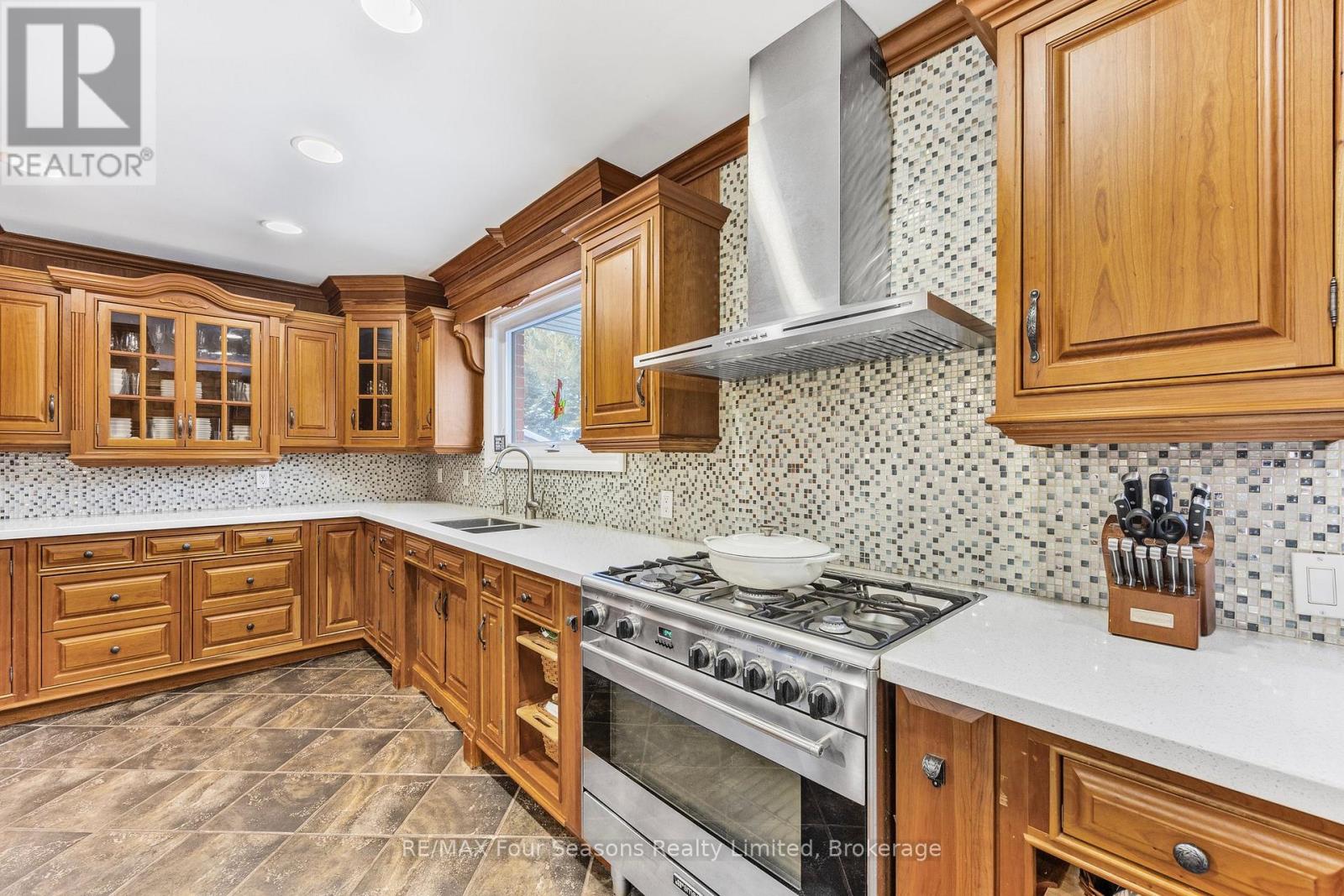 6184 County 9 Road, Clearview, Ontario  L0M 1N0 - Photo 6 - S11909525