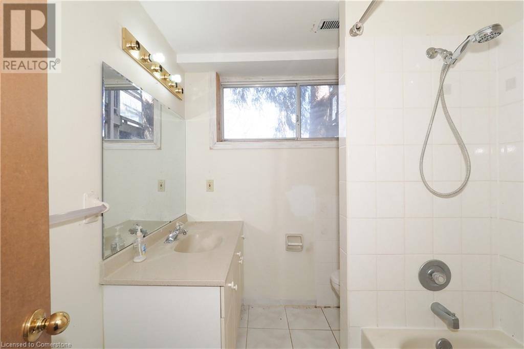 701 University Avenue E, Waterloo, Ontario  N2K 3V1 - Photo 24 - 40687967