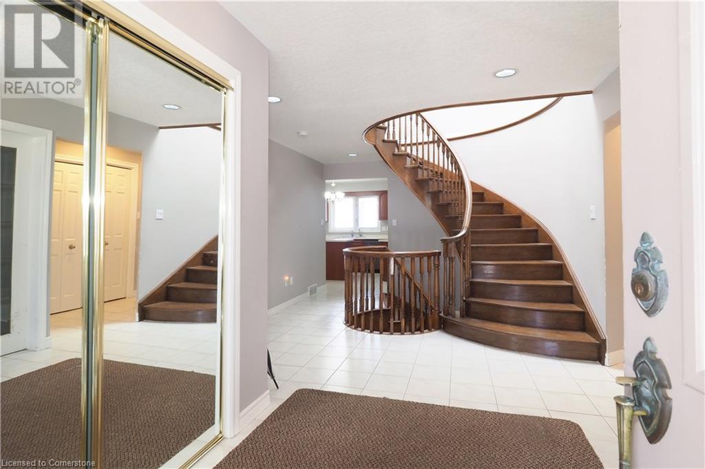 701 University Avenue E, Waterloo, Ontario  N2K 3V1 - Photo 4 - 40687967