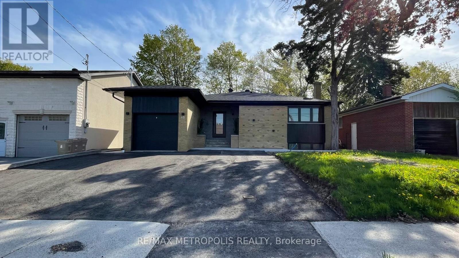 Lower B - 40 Stanwood Crescent, Toronto, Ontario  M9M 1Z9 - Photo 22 - W11909518