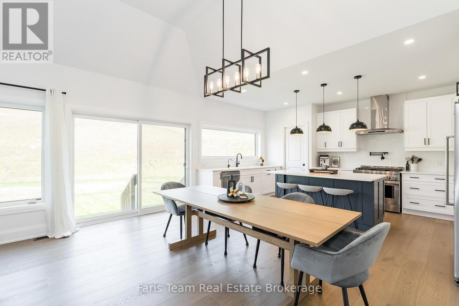 17 Clydesdale Court, Oro-Medonte, Ontario  L0K 1E0 - Photo 9 - S11909660