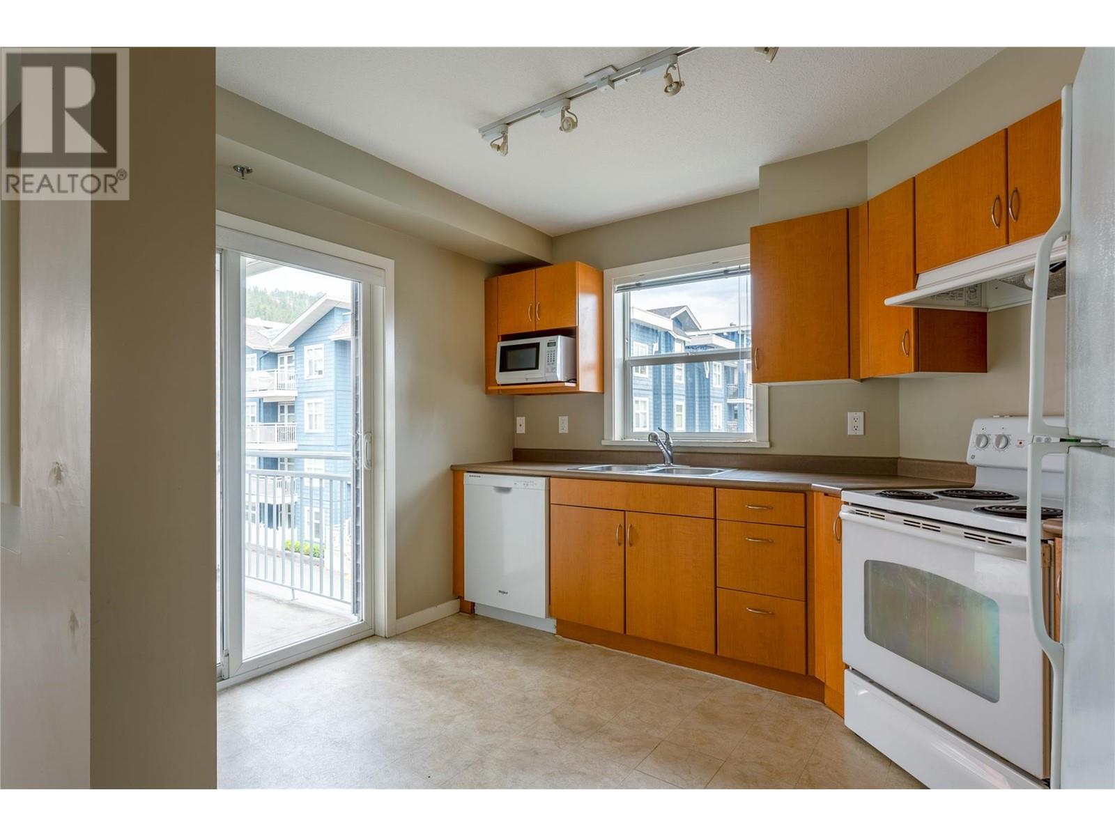 563 Yates Road Unit# 302, Kelowna, British Columbia  V1V 2V3 - Photo 2 - 10330981