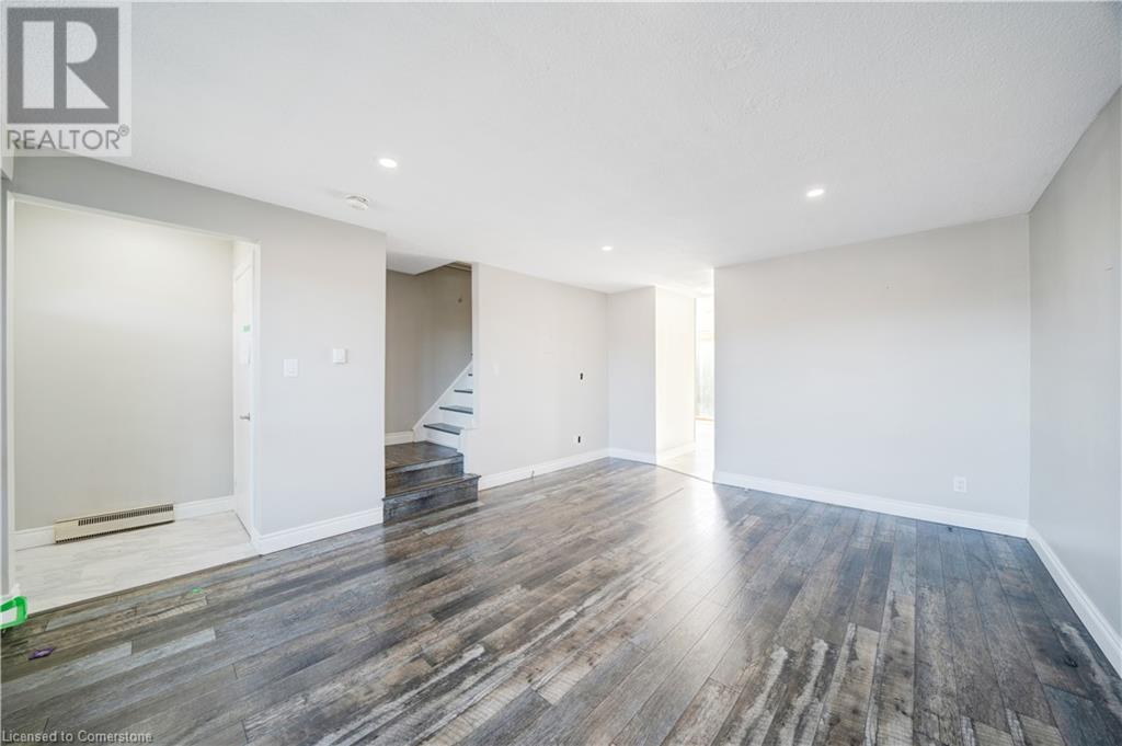 612 Farewell Street, Oshawa, Ontario  L1H 6N1 - Photo 4 - 40688121