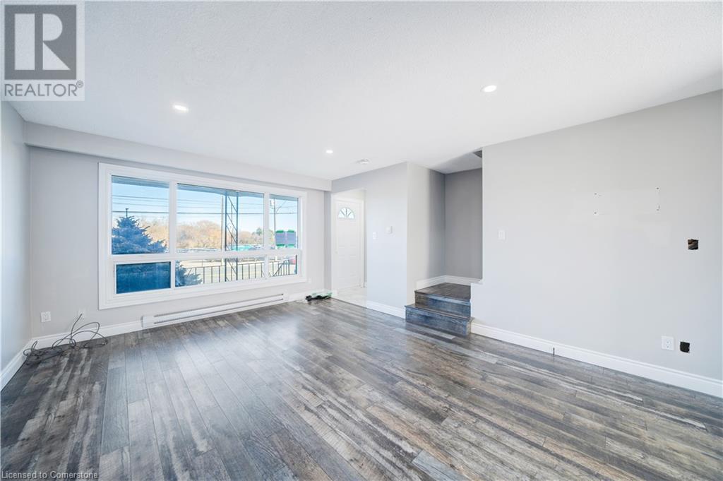 612 Farewell Street, Oshawa, Ontario  L1H 6N1 - Photo 5 - 40688121