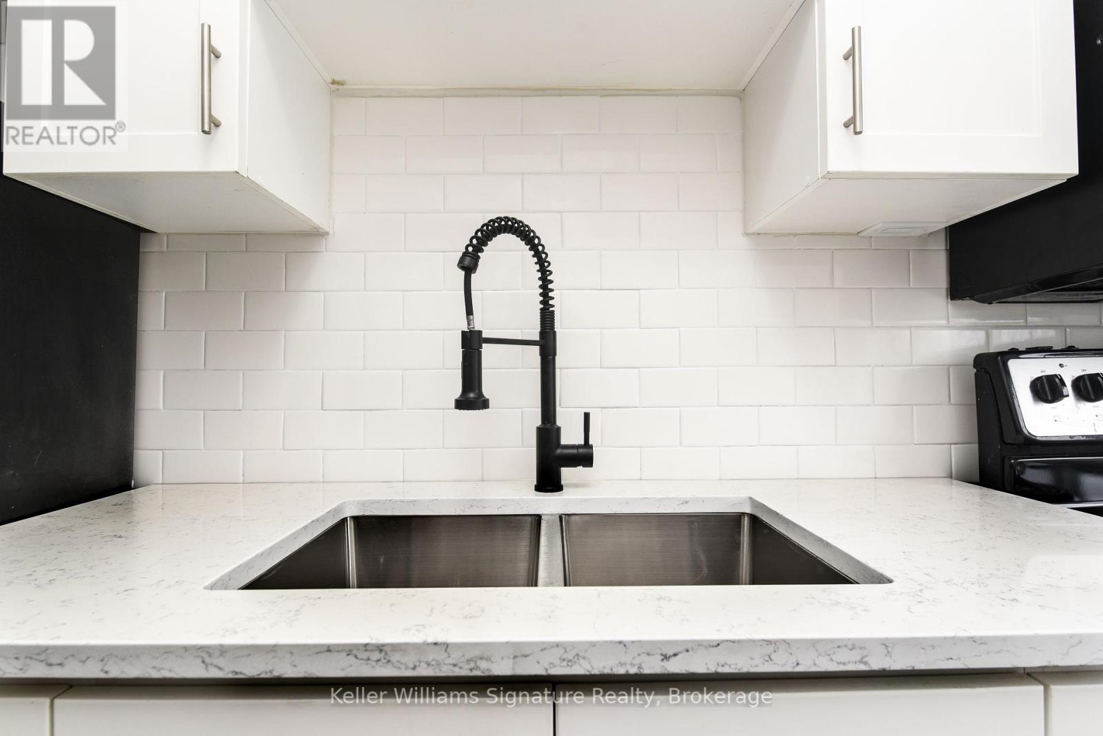 3 - 145 Victoria Avenue S, Hamilton (Stinson), Ontario  L8N 2T1 - Photo 8 - X11909674