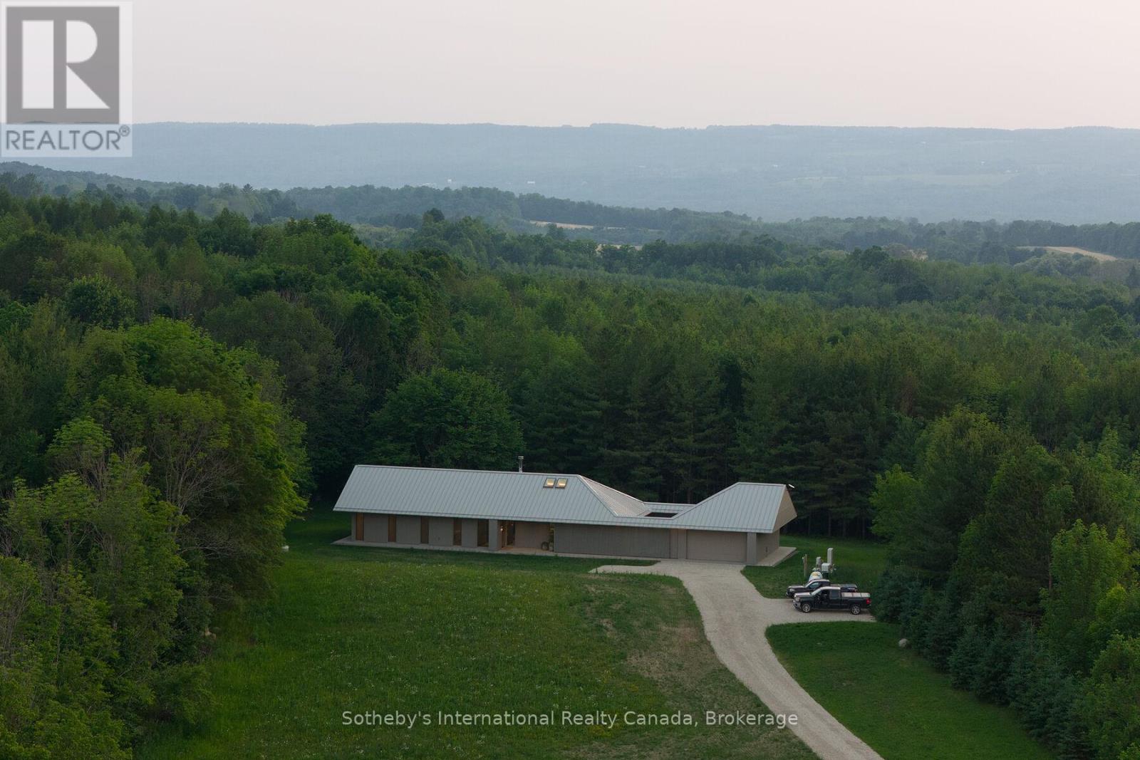 395910 11th Line, Blue Mountains, Ontario  N0H 1J0 - Photo 2 - X11909689