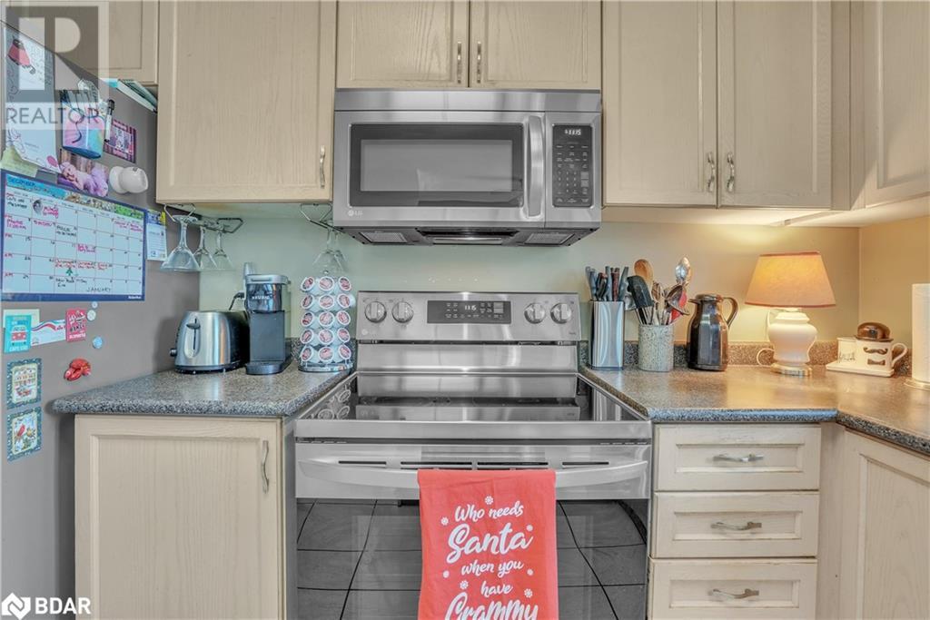 19 Loyalist Court, Barrie, Ontario  L4N 0S9 - Photo 7 - 40684100