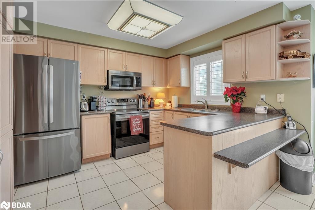 19 Loyalist Court, Barrie, Ontario  L4N 0S9 - Photo 5 - 40684100