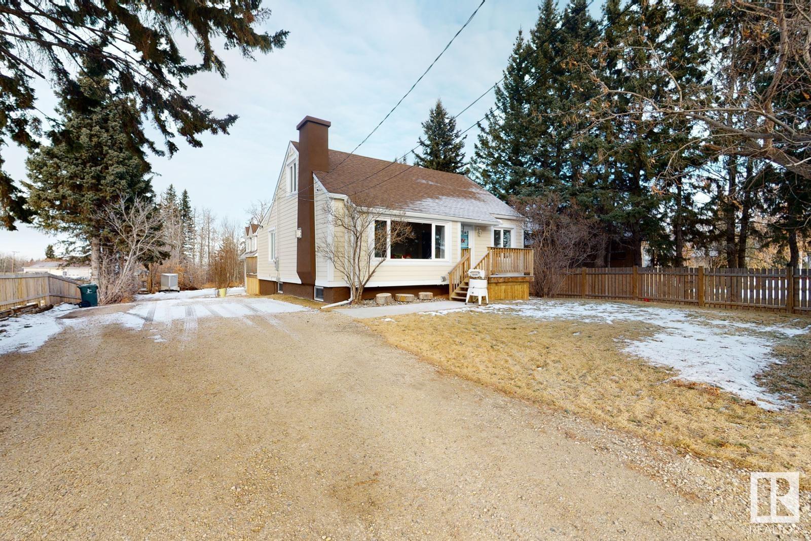 Property at 4913 47 AV image 1
