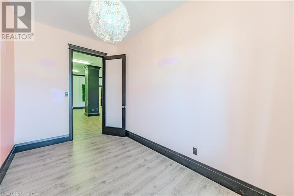 5851 Royal Manor Drive, Niagara Falls, Ontario  L2G 1E9 - Photo 15 - 40687918