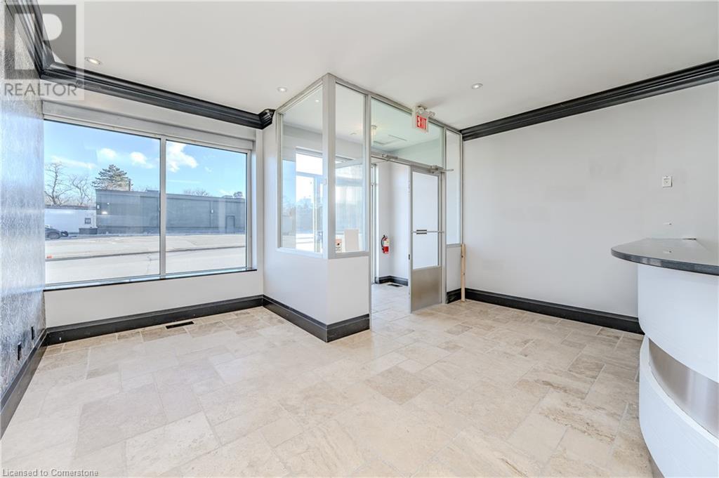 5851 Royal Manor Drive, Niagara Falls, Ontario  L2G 1E9 - Photo 2 - 40687918