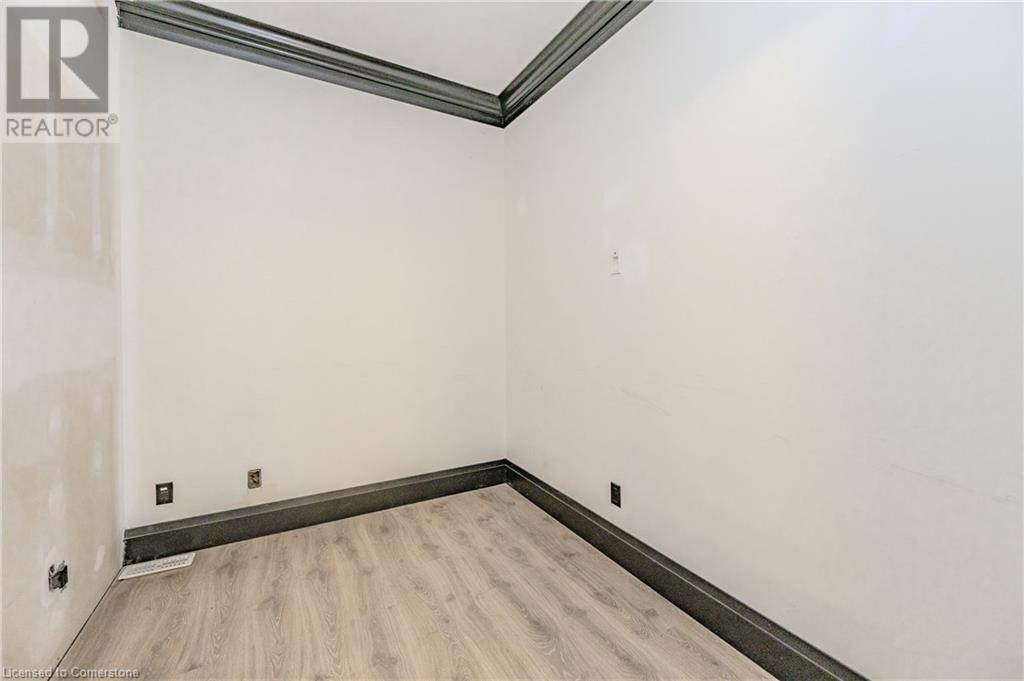 5851 Royal Manor Drive, Niagara Falls, Ontario  L2G 1E9 - Photo 8 - 40687918