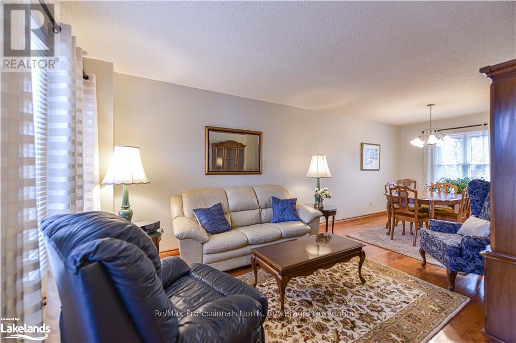 67 Carruthers Crescent, Barrie, Ontario  L4M 6A3 - Photo 5 - S11822925