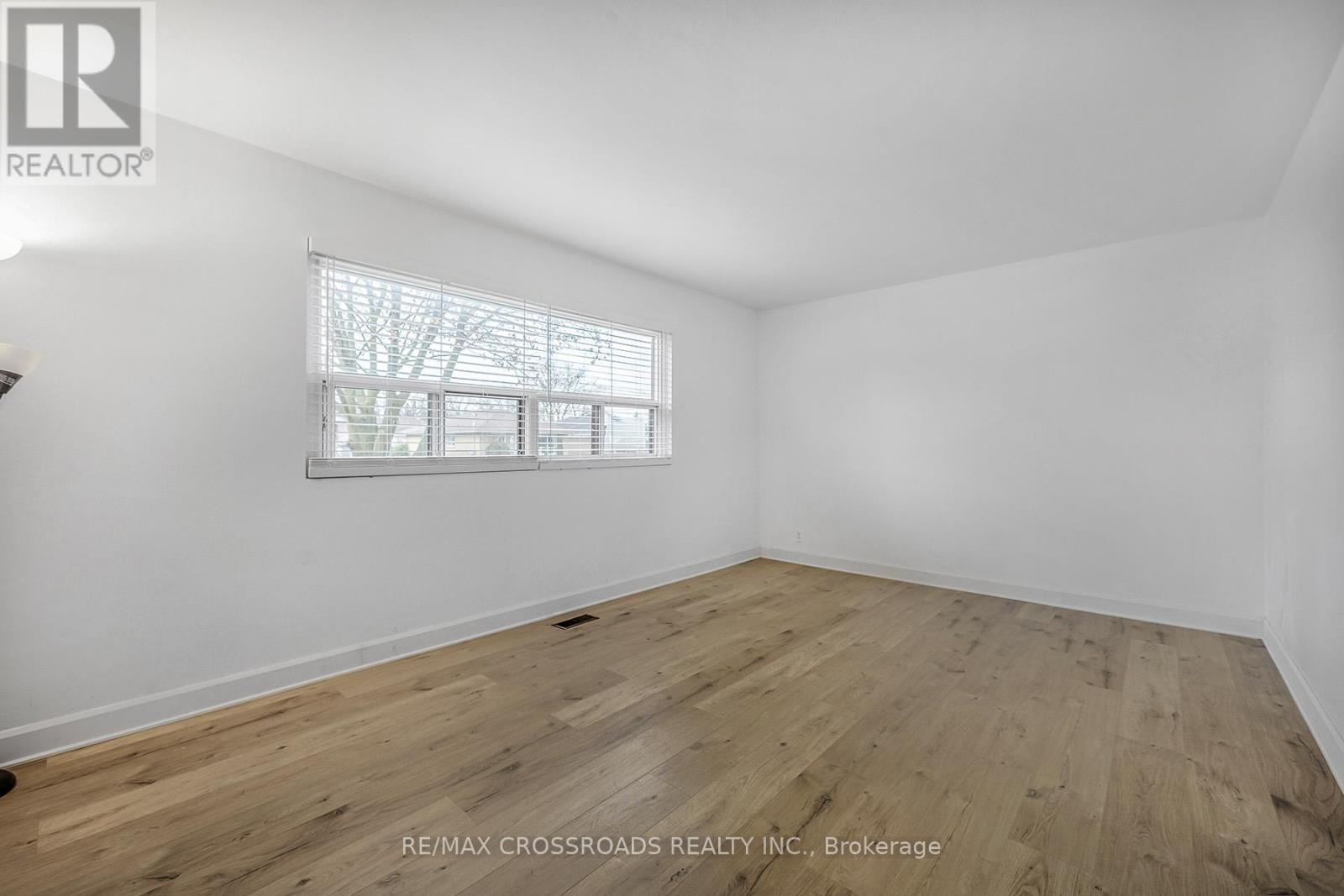 Unit 1 - 349 Frontenac Avenue, Oshawa, Ontario  L1J 2A7 - Photo 6 - E10538435