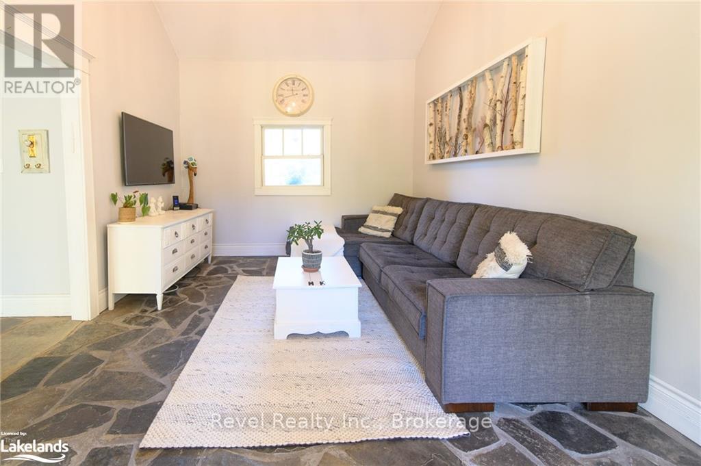 18 Homestead Drive, Clearview, Ontario  L9Y 3Y9 - Photo 3 - S10439099