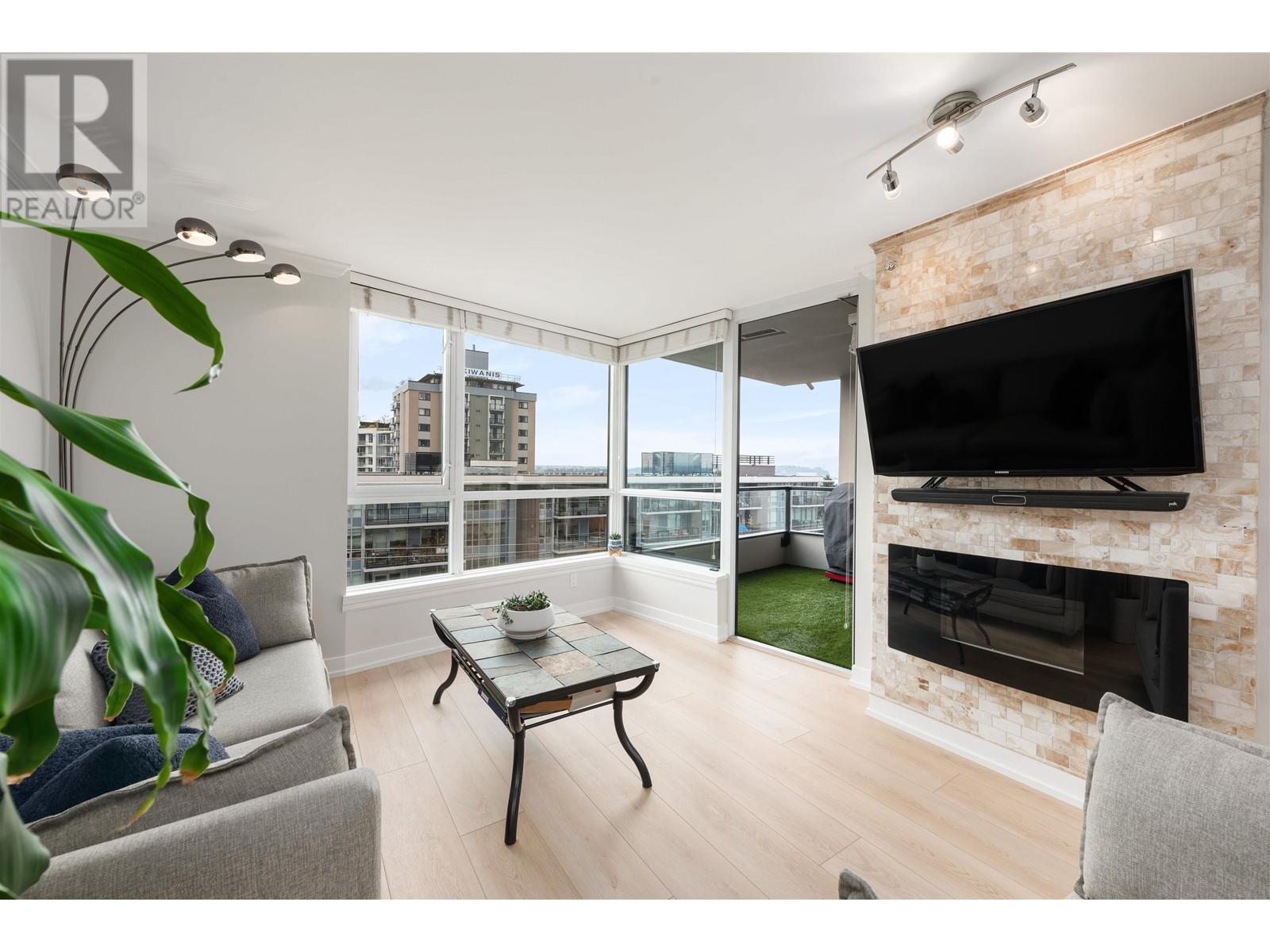 601 160 W 3rd Street, North Vancouver, British Columbia V7M 0A9 - Photo 1 - R2952894