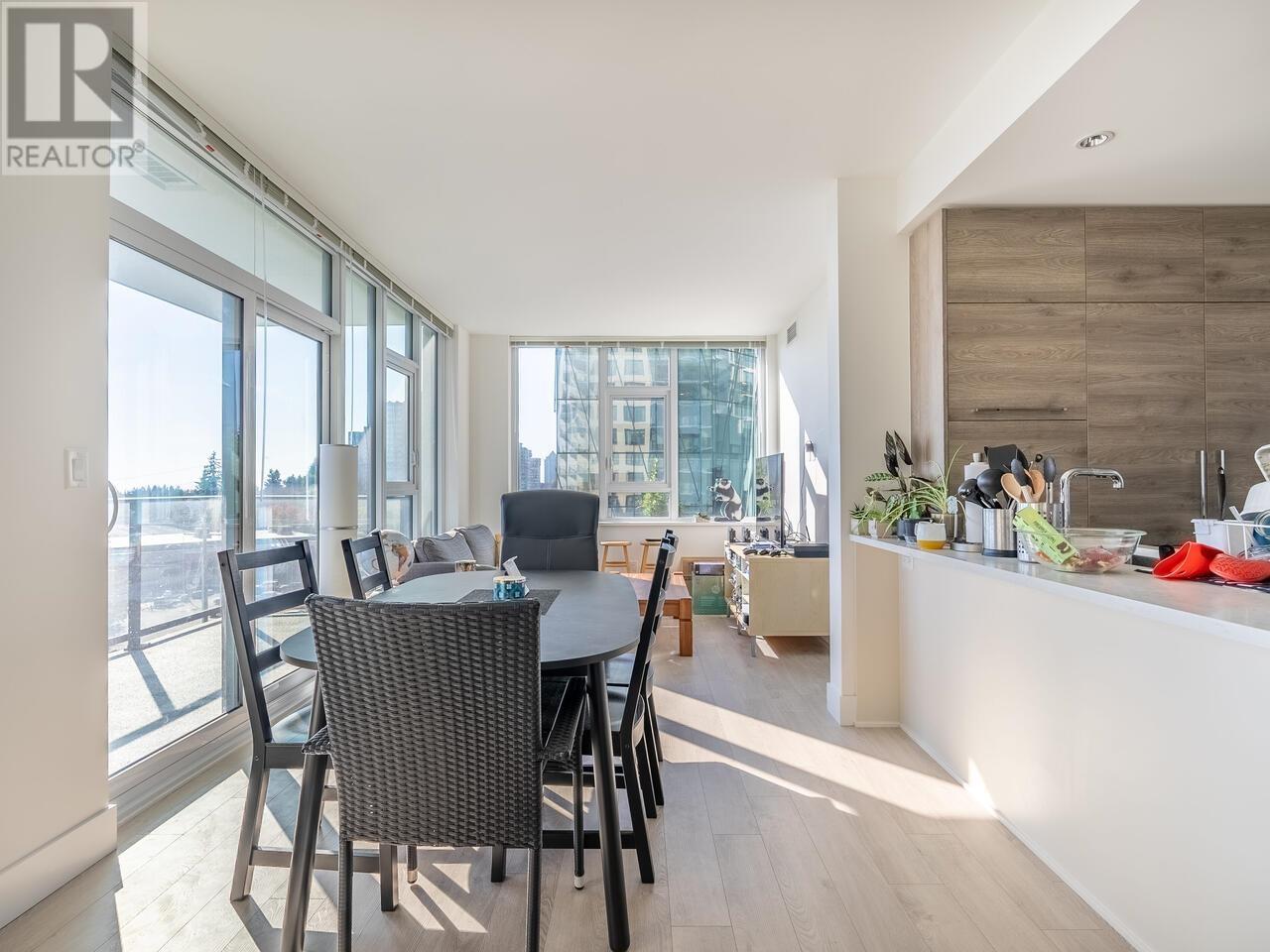 Listing Picture 3 of 26 : 510 7388 KINGSWAY, Burnaby / 本拿比 - 魯藝地產 Yvonne Lu Group - MLS Medallion Club Member