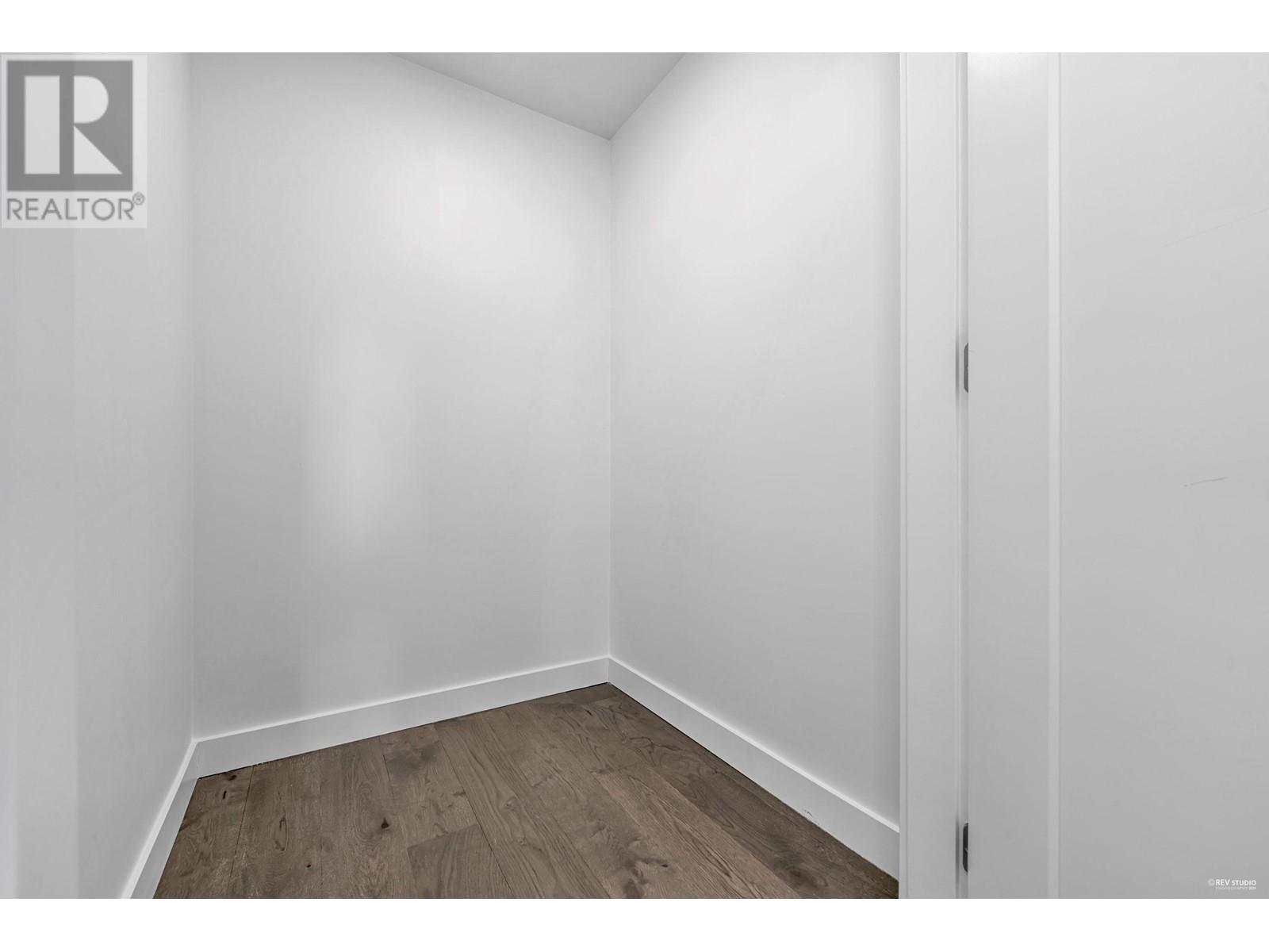 Listing Picture 20 of 40 : 908 3331 NO. 3 ROAD, Richmond / 烈治文 - 魯藝地產 Yvonne Lu Group - MLS Medallion Club Member