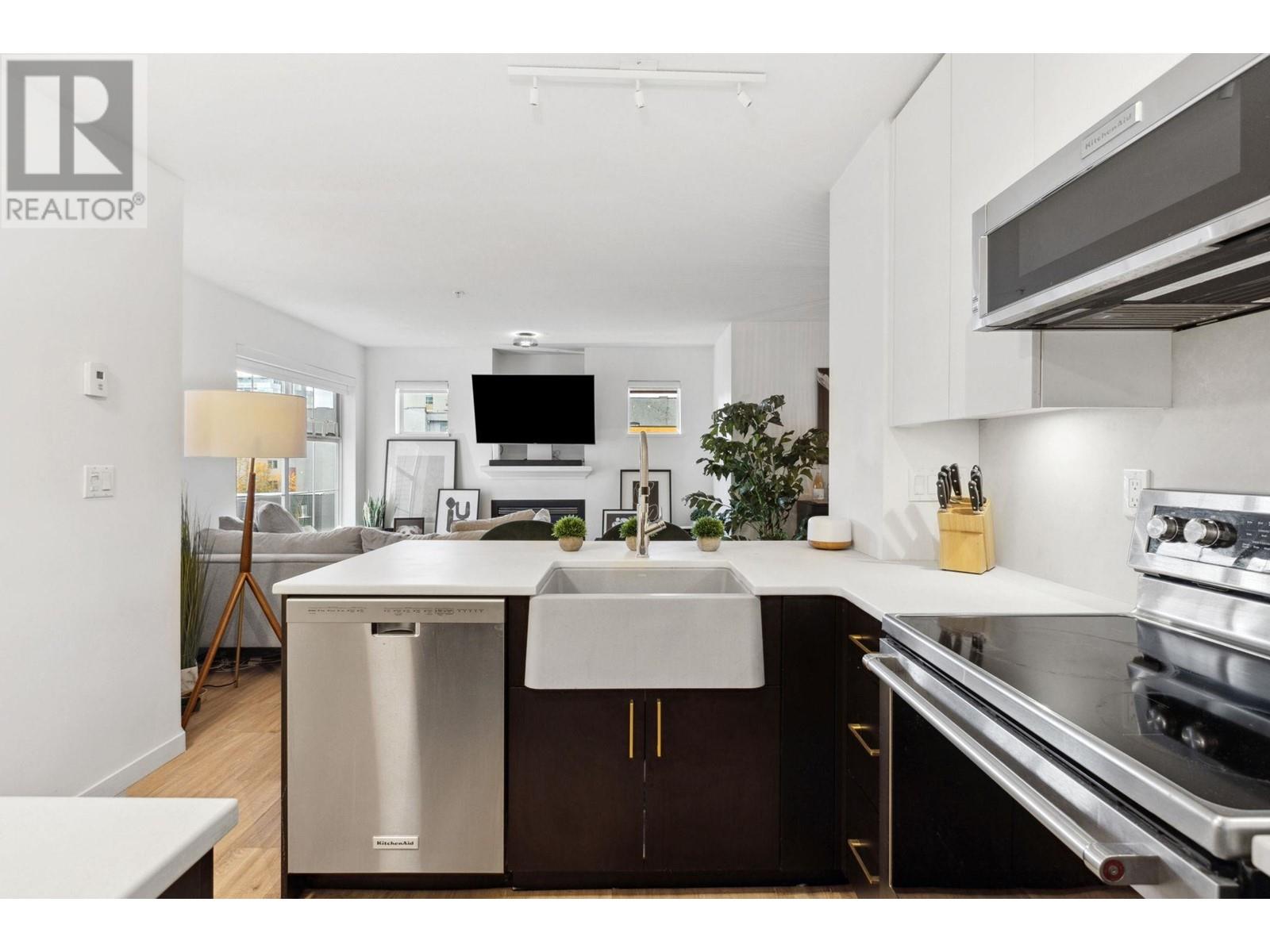 300 137 E 1st Street, North Vancouver, British Columbia  V7L 1B2 - Photo 11 - R2952927