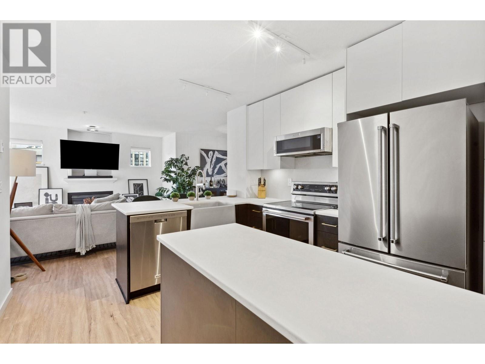 300 137 E 1st Street, North Vancouver, British Columbia  V7L 1B2 - Photo 6 - R2952927