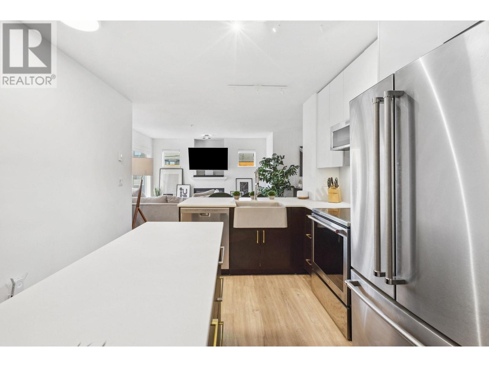 300 137 E 1st Street, North Vancouver, British Columbia  V7L 1B2 - Photo 7 - R2952927