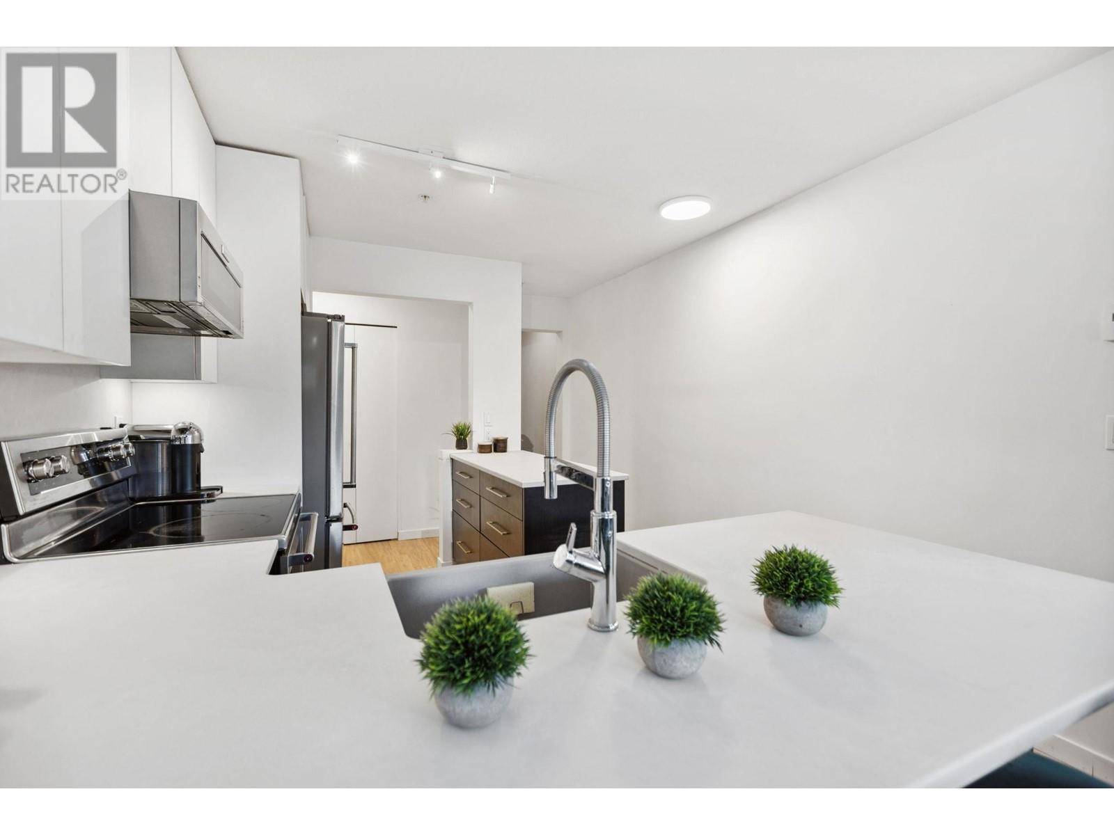 300 137 E 1st Street, North Vancouver, British Columbia  V7L 1B2 - Photo 9 - R2952927