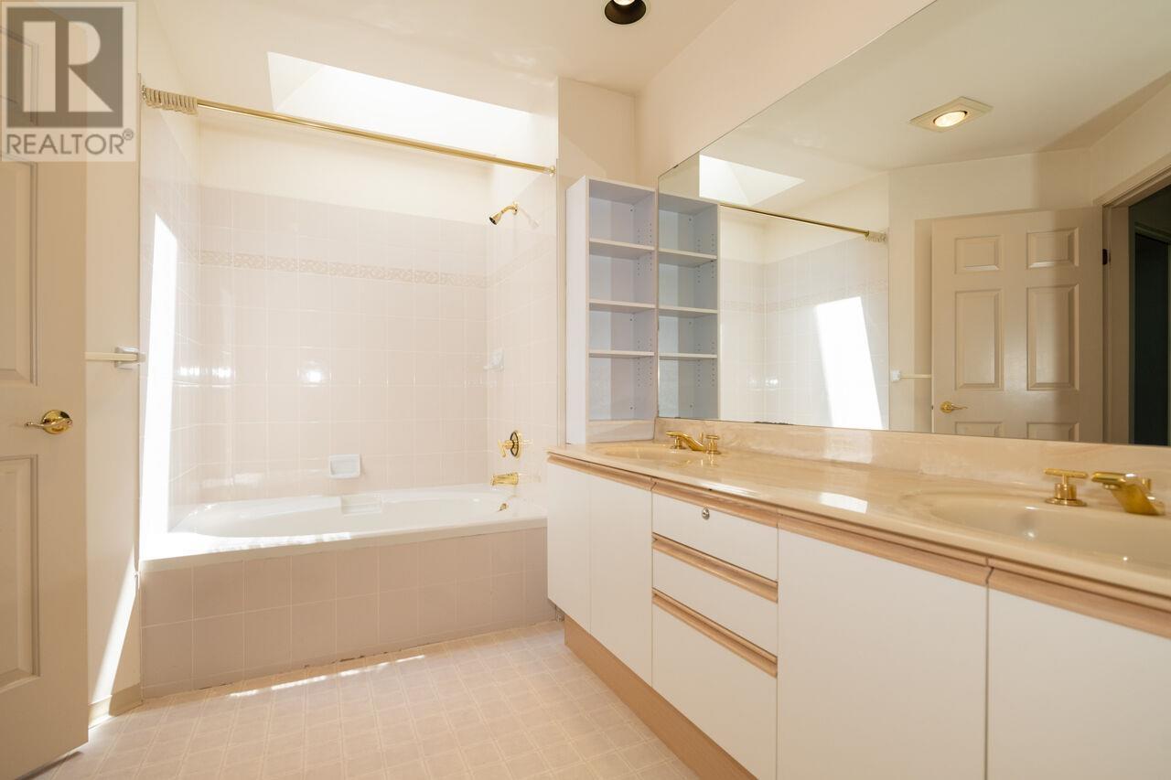 Listing Picture 27 of 40 : 319 8520 GENERAL CURRIE ROAD, Richmond / 烈治文 - 魯藝地產 Yvonne Lu Group - MLS Medallion Club Member