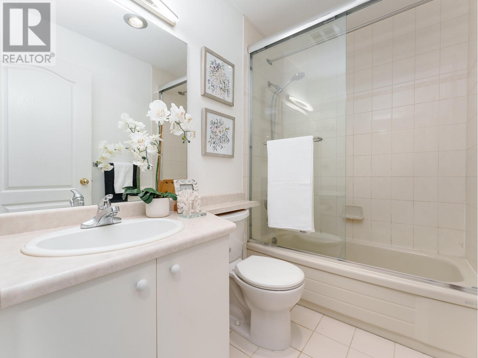 Listing Picture 10 of 18 : 303 3683 WELLINGTON AVENUE, Vancouver / 溫哥華 - 魯藝地產 Yvonne Lu Group - MLS Medallion Club Member