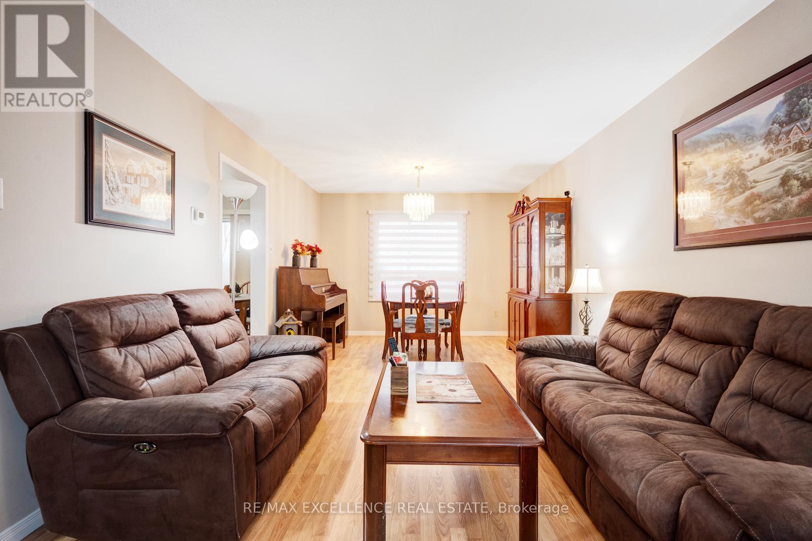 4 Brookview Road, Brampton (Brampton West), Ontario  L6X 2V9 - Photo 8 - W11909852