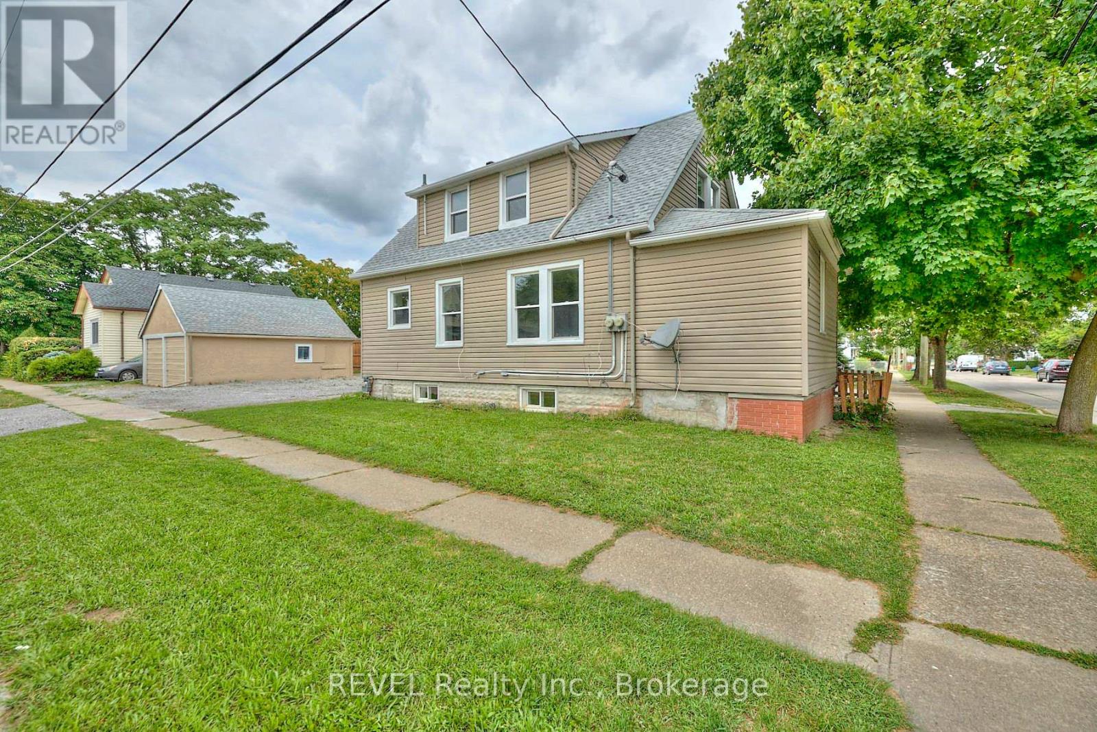 43 COSBY AVENUE, St. Catharines, Ontario