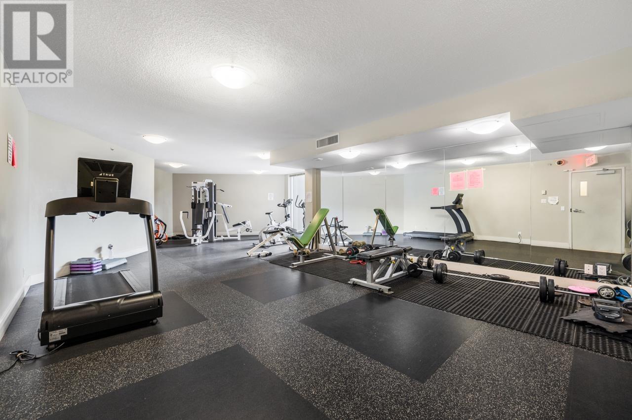 Listing Picture 22 of 23 : 317 3663 CROWLEY DRIVE, Vancouver / 溫哥華 - 魯藝地產 Yvonne Lu Group - MLS Medallion Club Member