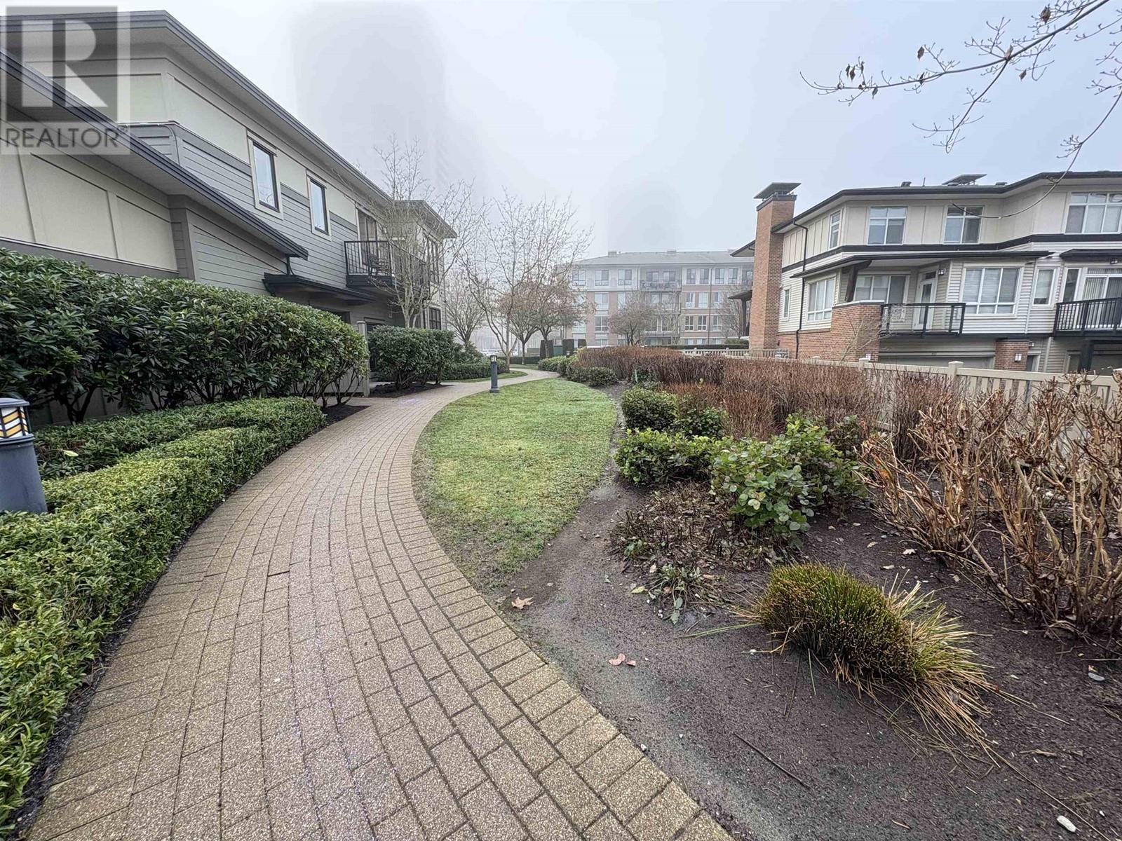702 3100 Windsor Gate, Coquitlam, British Columbia V3B 0P3 - Photo 34 - R2952885