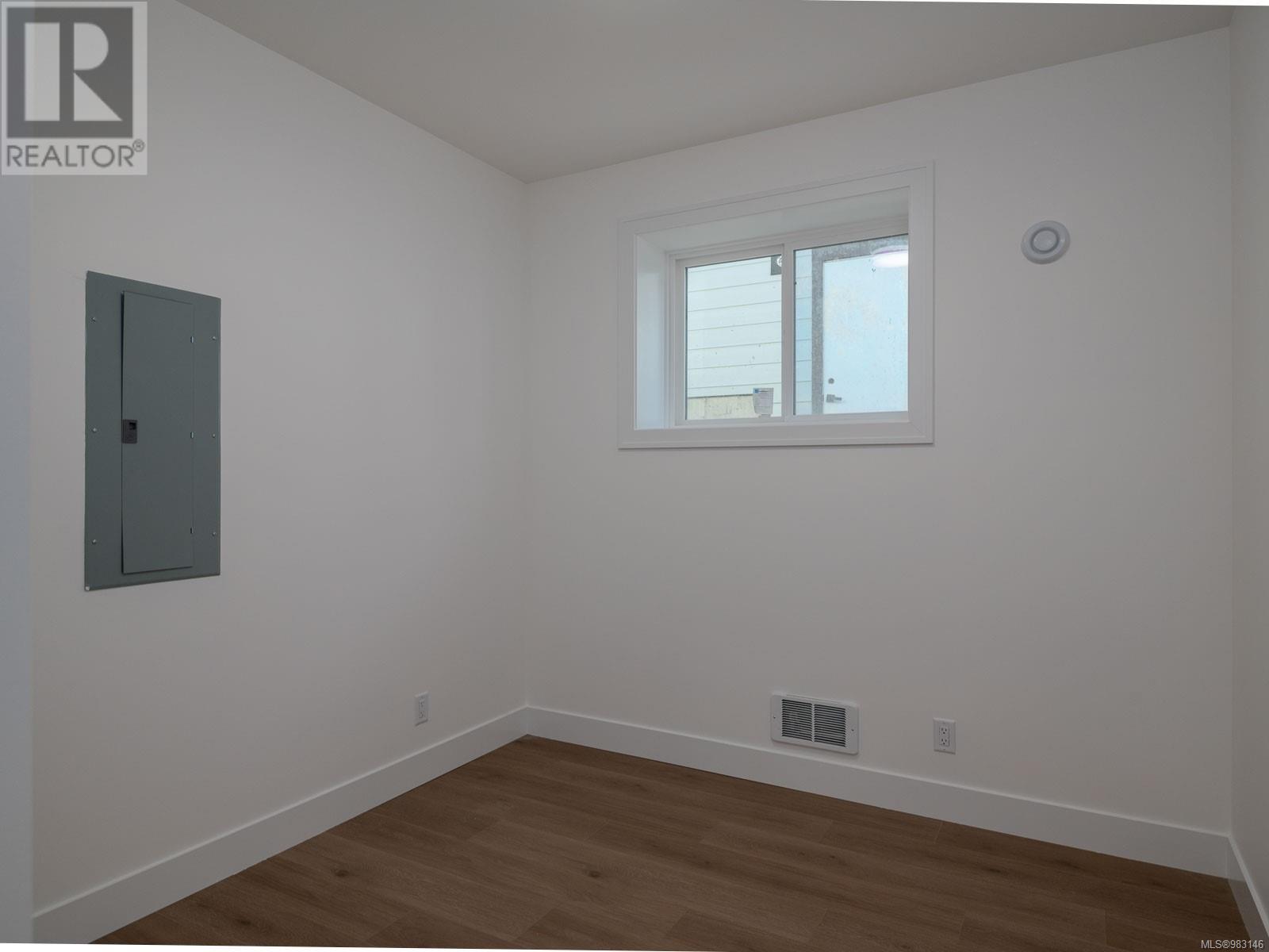 Property at 120 Hawk Point Rd image 3