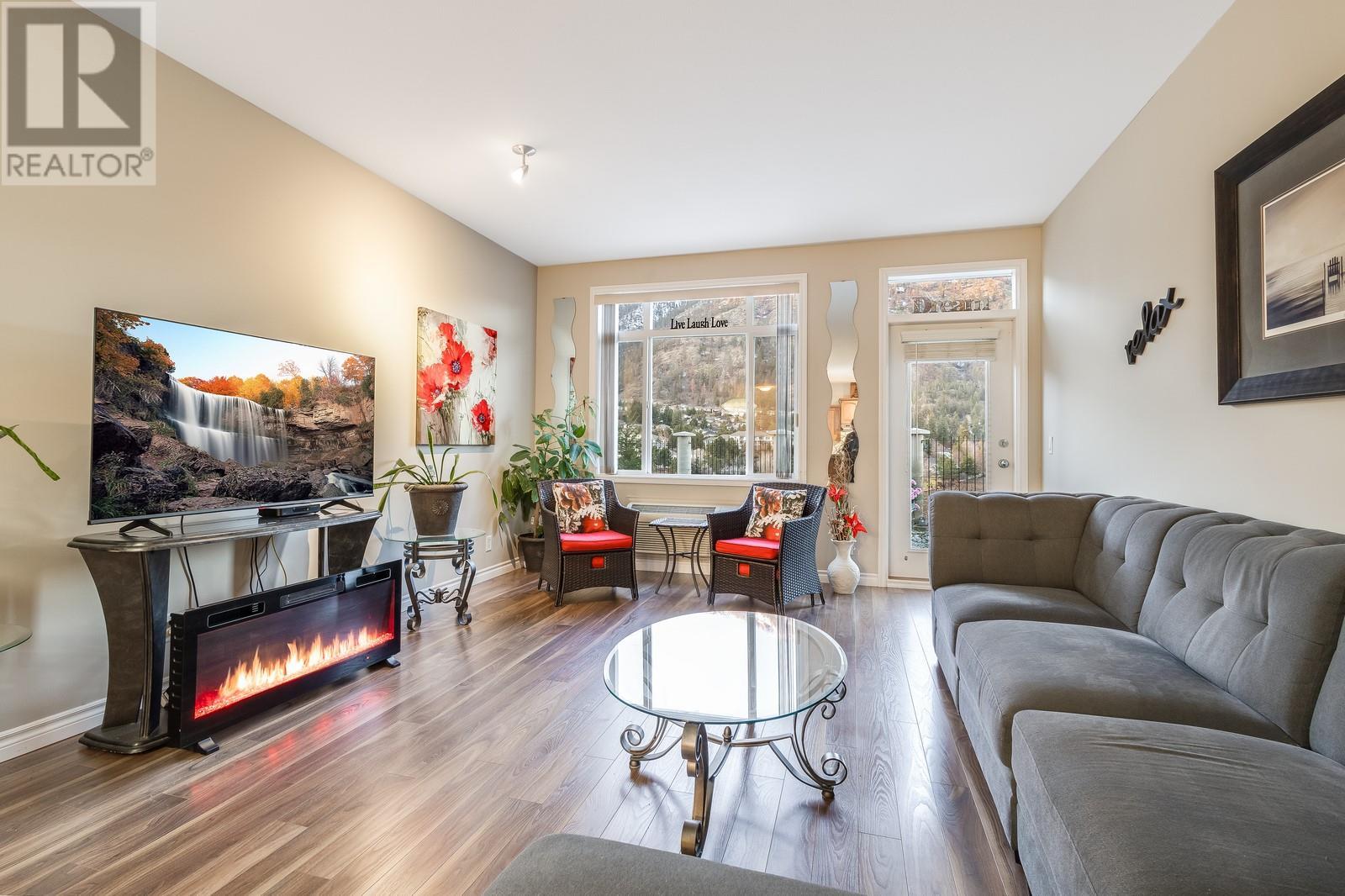 Property at 2523 Shannon View Drive Unit# 102 image 5