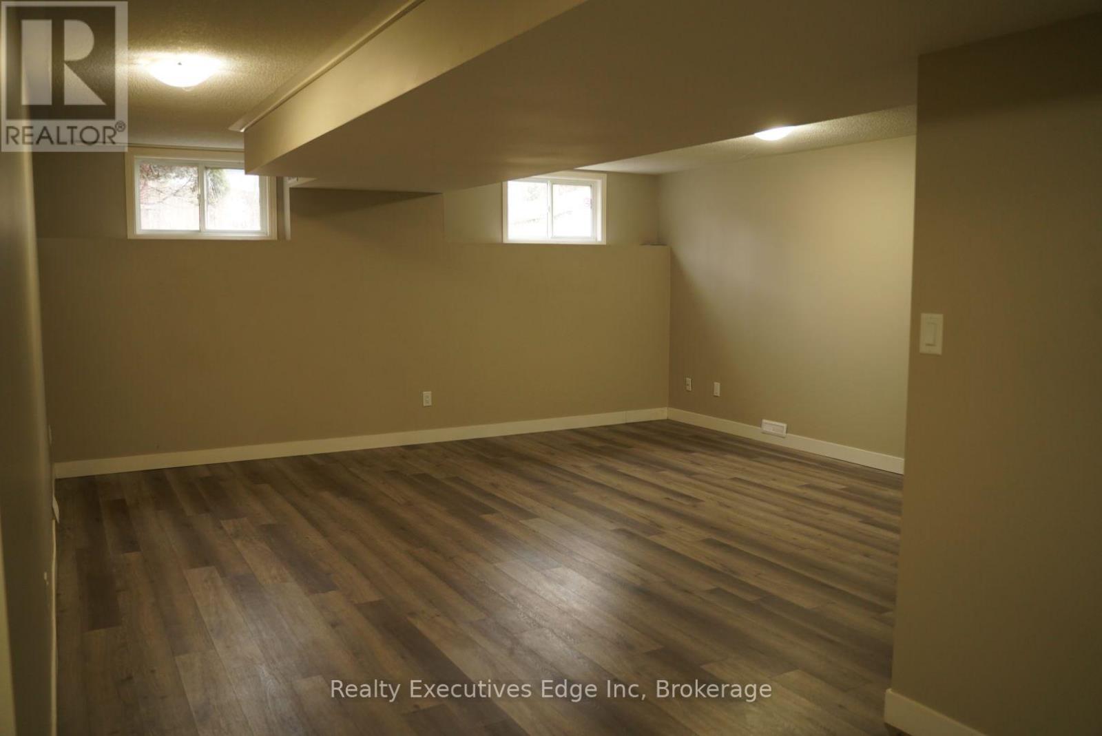 15 Marlboro Street, Woodstock (Woodstock - North), Ontario  N4S 7E3 - Photo 9 - X11909944