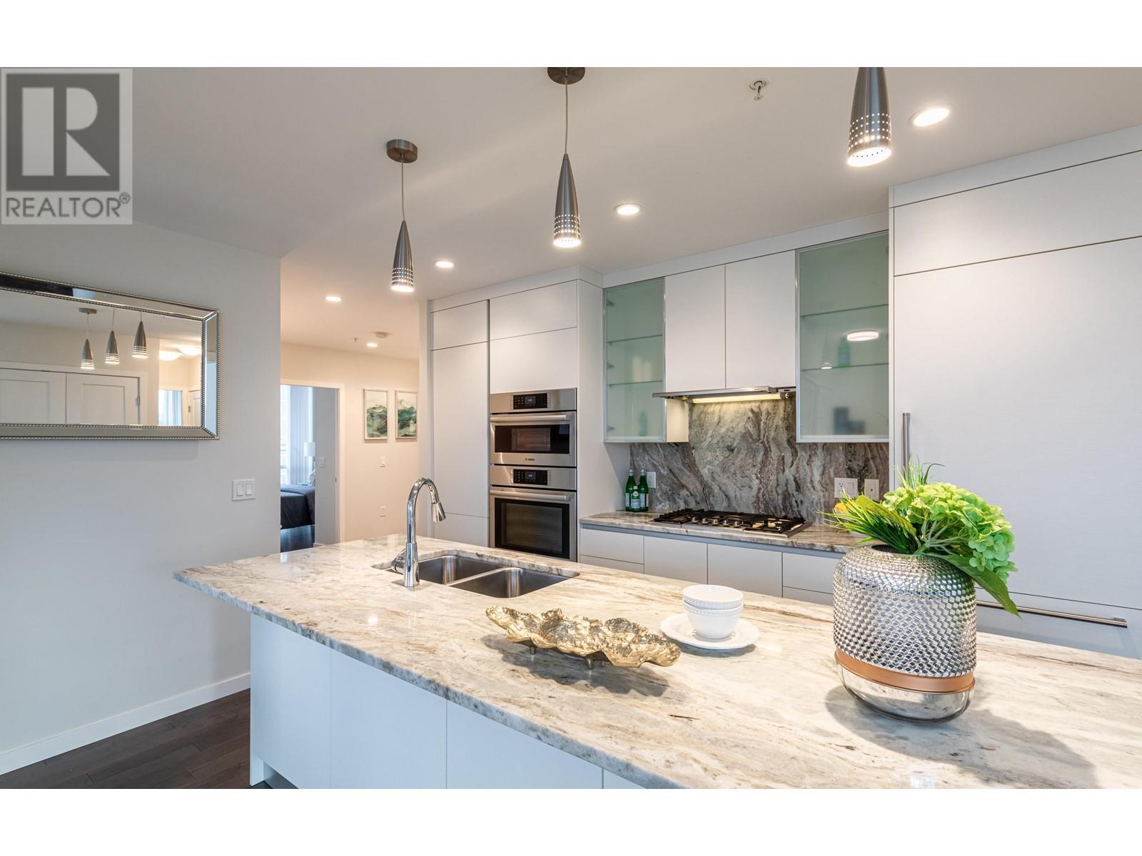 Listing Picture 13 of 39 : 1703 1708 ONTARIO STREET, Vancouver / 溫哥華 - 魯藝地產 Yvonne Lu Group - MLS Medallion Club Member