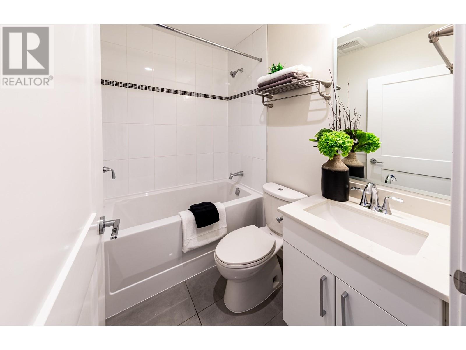 Listing Picture 21 of 39 : 1703 1708 ONTARIO STREET, Vancouver / 溫哥華 - 魯藝地產 Yvonne Lu Group - MLS Medallion Club Member