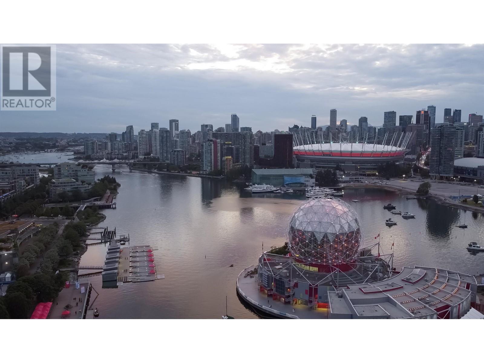 Listing Picture 2 of 39 : 1703 1708 ONTARIO STREET, Vancouver / 溫哥華 - 魯藝地產 Yvonne Lu Group - MLS Medallion Club Member