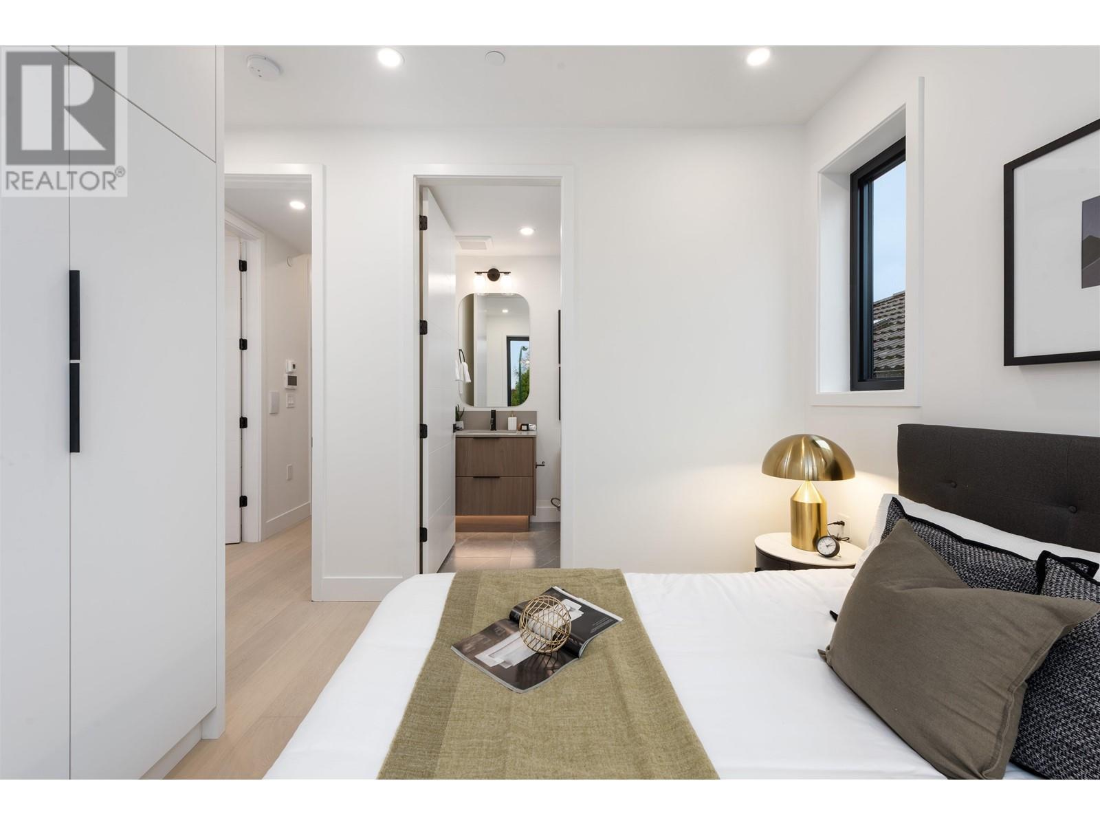 Listing Picture 19 of 40 : 1 351 E 38TH AVENUE, Vancouver / 溫哥華 - 魯藝地產 Yvonne Lu Group - MLS Medallion Club Member