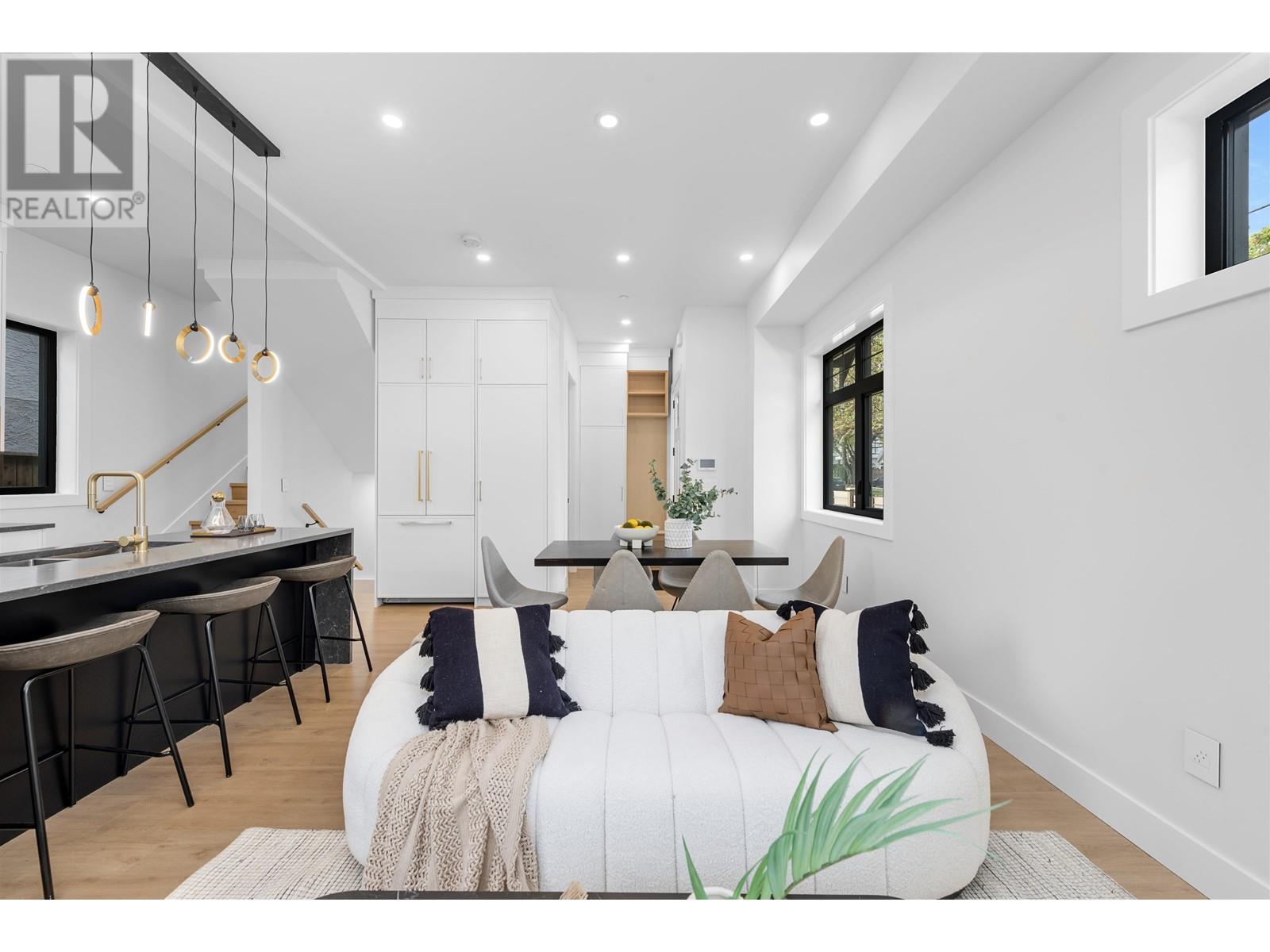 1006 E 15th Avenue, Vancouver, British Columbia  V5T 4B1 - Photo 10 - R2953015