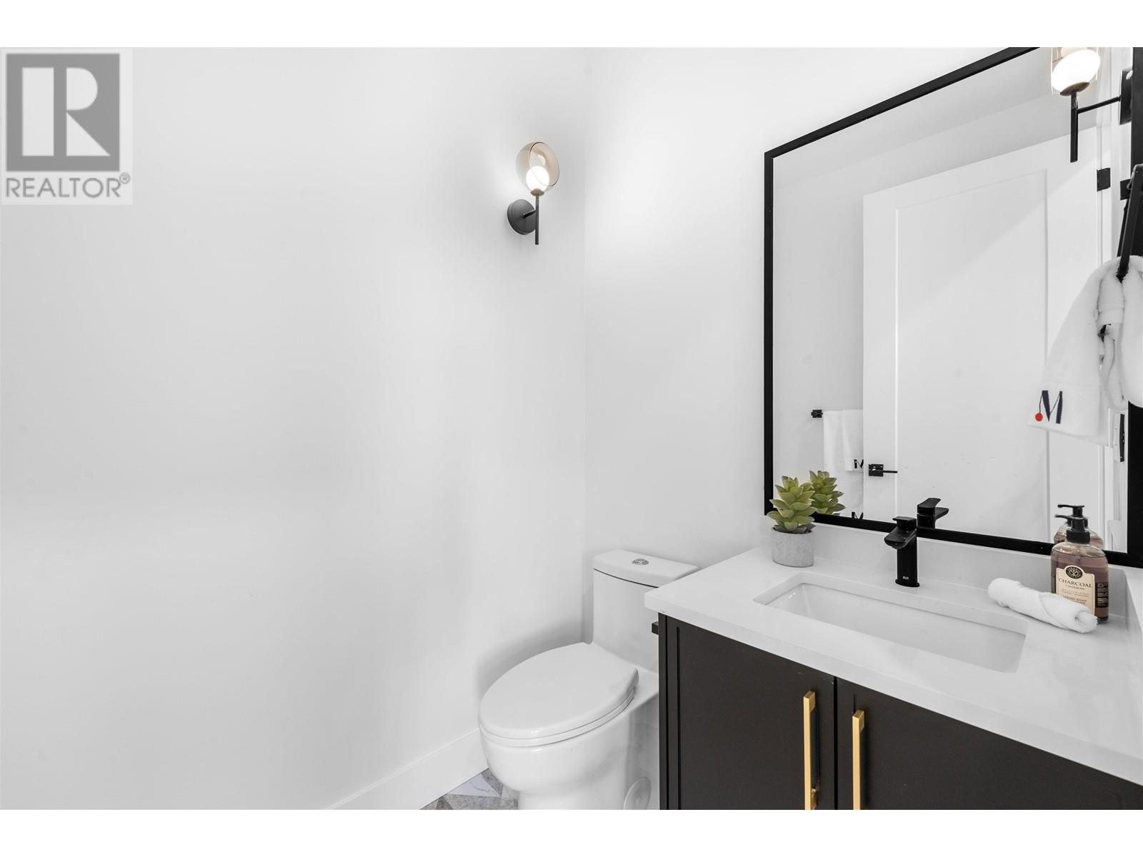 1006 E 15th Avenue, Vancouver, British Columbia  V5T 4B1 - Photo 13 - R2953015