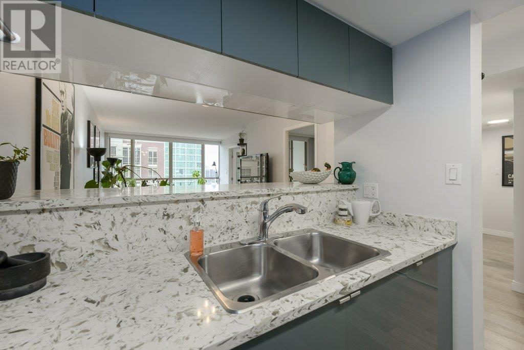 Listing Picture 11 of 35 : 1107 822 HOMER STREET, Vancouver / 溫哥華 - 魯藝地產 Yvonne Lu Group - MLS Medallion Club Member