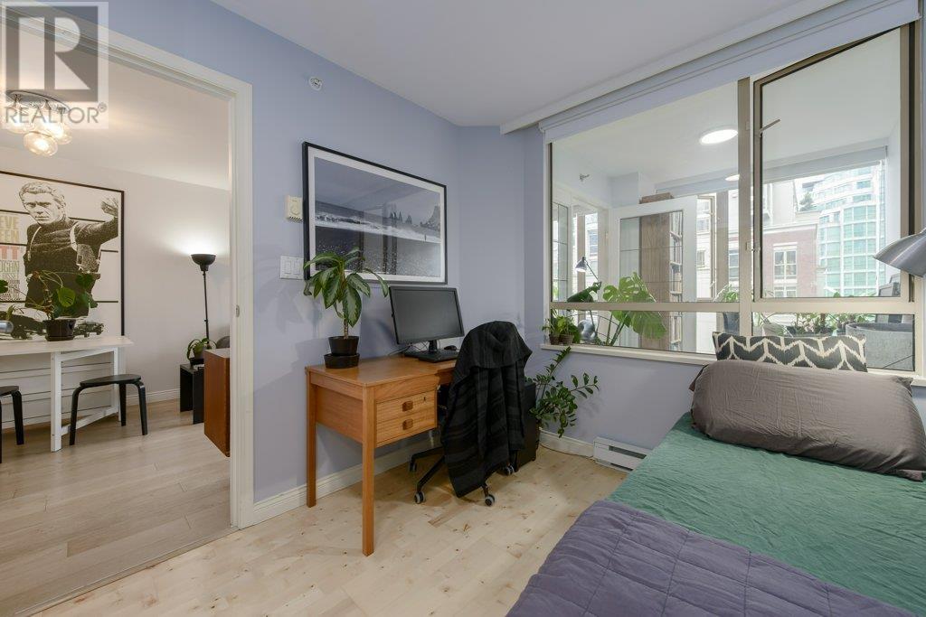 Listing Picture 15 of 35 : 1107 822 HOMER STREET, Vancouver / 溫哥華 - 魯藝地產 Yvonne Lu Group - MLS Medallion Club Member