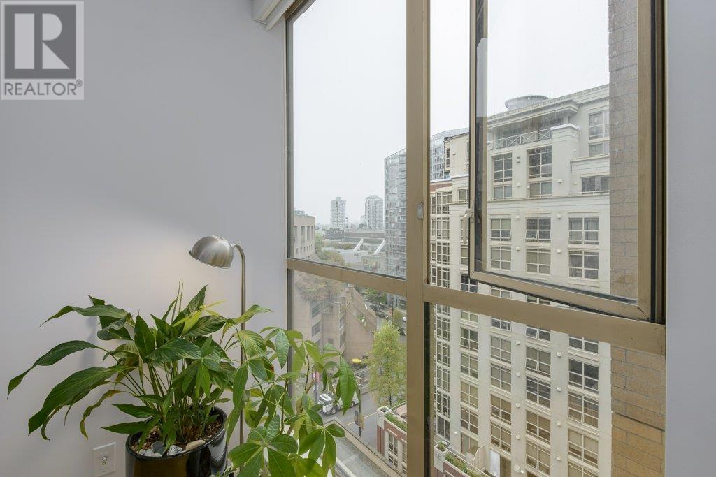 Listing Picture 18 of 35 : 1107 822 HOMER STREET, Vancouver / 溫哥華 - 魯藝地產 Yvonne Lu Group - MLS Medallion Club Member