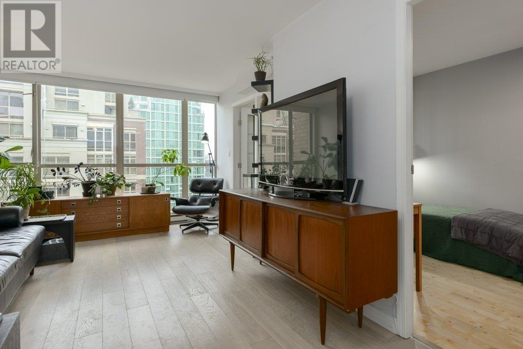 Listing Picture 6 of 35 : 1107 822 HOMER STREET, Vancouver / 溫哥華 - 魯藝地產 Yvonne Lu Group - MLS Medallion Club Member